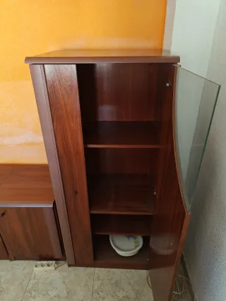 Mueble de comedor madera oscura