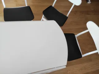 Mesa redonda extensible + 4 sillas