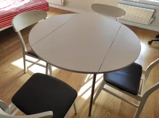 Mesa redonda extensible + 4 sillas