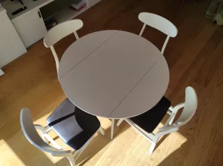 Mesa redonda extensible + 4 sillas