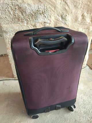 Maleta Victorinox pequeña trolley burdeos