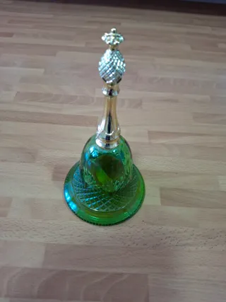 Avon Vintage Campana Cristal Verde Dorado