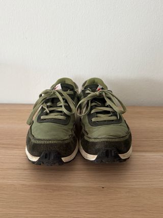 Nike Waffle talla 42 verde y blanco