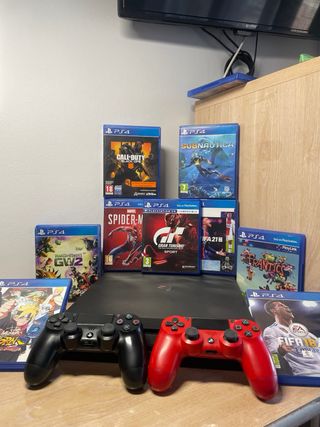 PS4 Pro + 10 Juegos y 2 Mandos !Precio Negociable!
