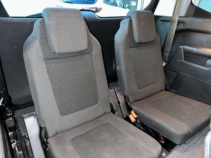 Peugeot 5008 1.6 HDI Allure 2013, foto 25