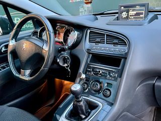 Peugeot 5008 2013 Full Extras!