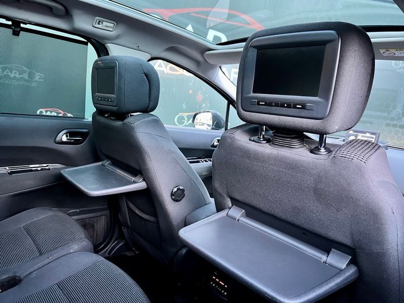Peugeot 5008 1.6 HDI Allure 2013, foto 23