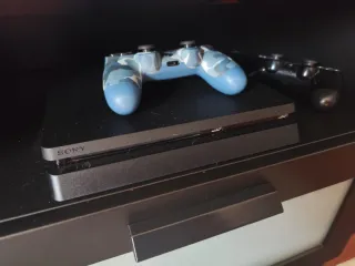 Consola PS4 (PlayStation 4) + Mando Camuflaje