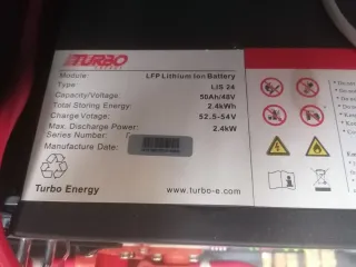 Armario 4 Baterías Solares Turbo Energy 2.4kw