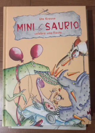 5. MINI SAURIO se baña (Spanish Edition)