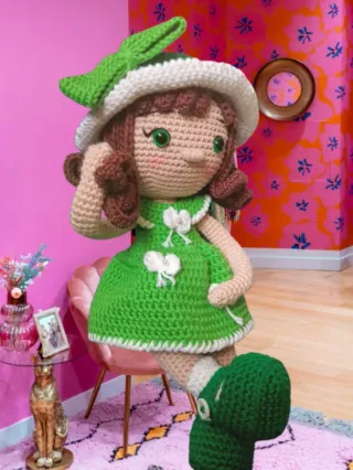 Muñeca Amigurumi "Valentina" Crochet Verde