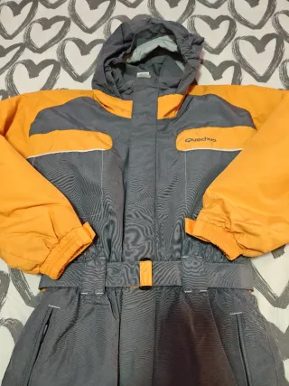 Mono de nieve Quechua gris y naranja