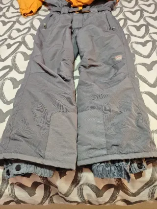 Mono de nieve Quechua gris y naranja