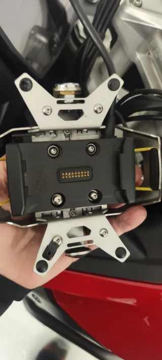 Garmin Zumo 595 + Soporte Touratech