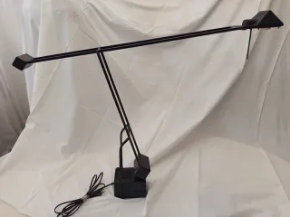 Lámpara de mesa Tizio Negra