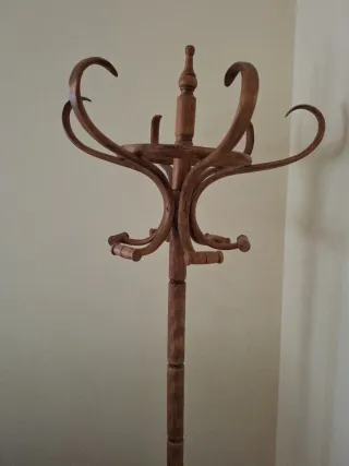ANTIGUO PERCHERO DE PIE ESTILO THONET