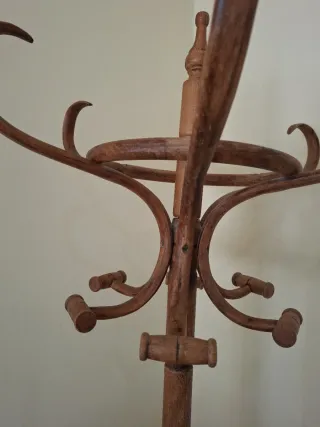 ANTIGUO PERCHERO DE PIE ESTILO THONET
