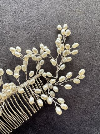 Tocado de novia o invitada con perlitas