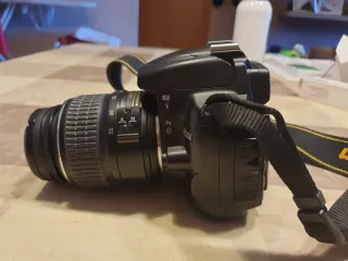 Cámara Nikon D5000 + Objetivo 18-55mm