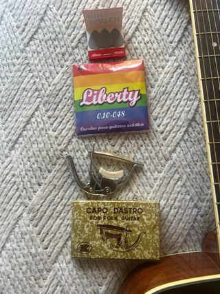 Guitarra Stix Acústica Sunburst con adicionales