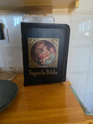 La sagrada biblia