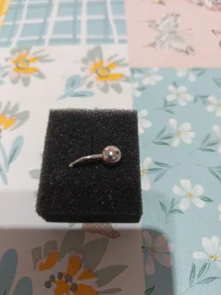 Pendiente plata ombligo con piedra fucsia
