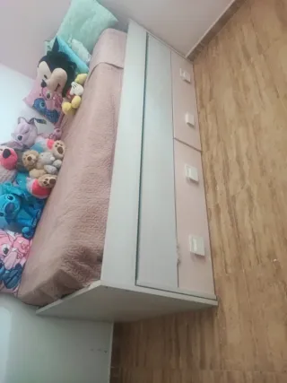 Escritorio y silla infantil rosa y cris