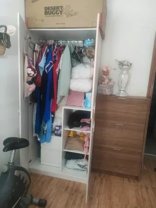 Escritorio y silla infantil rosa y cris