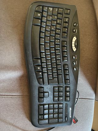 Monitor Acer Negro + 2 Teclados