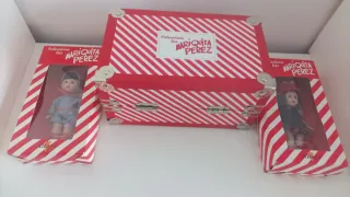 Maleta Mariquita Pérez con 8 mini muñecas