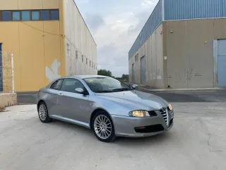 Alfa Romeo GT 2004