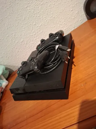 Consola Sony PS4 Negra + 2 Mandos