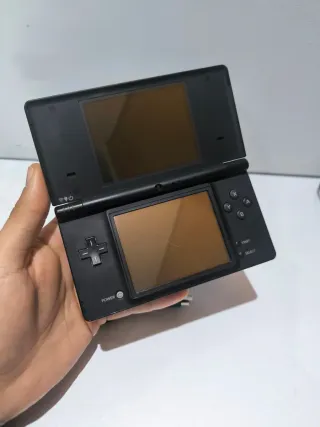 Nintendo DSi + Juego + Cable Carga