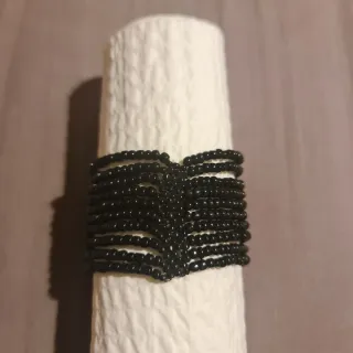 Pulsera de bolitas negra