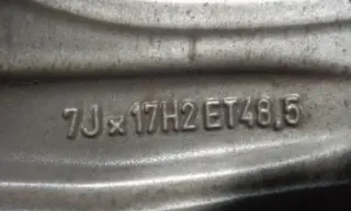 Llantas Mercedes de 17" con Neumáticos.