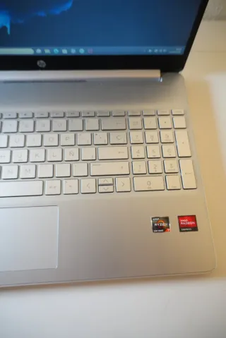 Ordenador Portátil HP Ryzen 7 5700U 16Gb 512Gb SSD