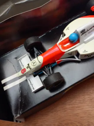 Scalextric McLaren Mercedes F1 H 2004 dorsal 8
