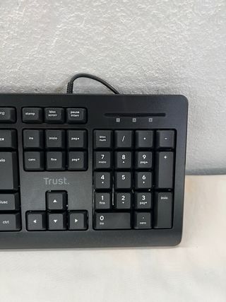 Trust Primo Teclado Spill-Resistant Negro
