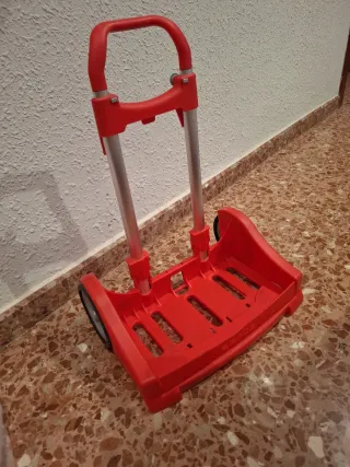 Carrito para mochila escolar rojo marca safta.