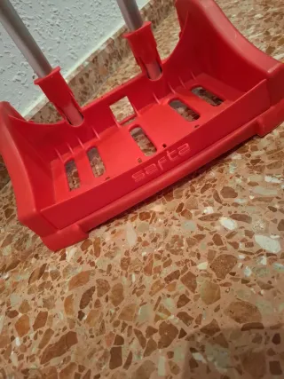 Carrito para mochila escolar rojo marca safta.