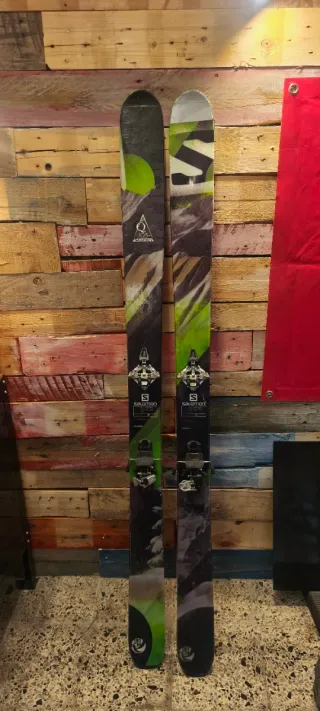 Esquís Salomon 105mm con fijaciones Dynafit