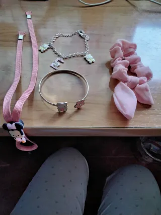 Pulsera plata con charms ositos y Minnie