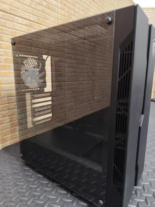 MSI MAG Vampiric 010 Cristal Templado ARGB