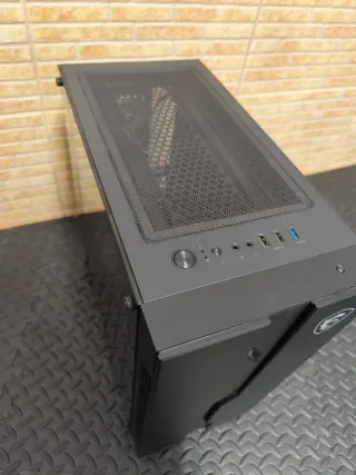 MSI MAG Vampiric 010 Cristal Templado ARGB