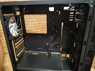 MSI MAG Vampiric 010 Cristal Templado ARGB