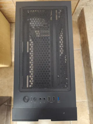 MSI MAG Vampiric 010 Cristal Templado ARGB