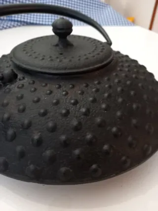 Tetera de hierro fundido negra