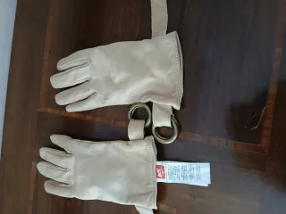 Guanti MNG con anelli ottone