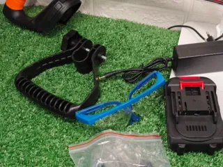 Desbrozadora Eléctrica 2 Baterías y Accesorios