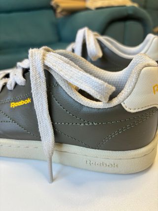 Zapatillas Reebok niño T32 buen estado